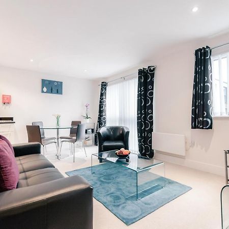 Roomspace Serviced Apartments - Capitol Square Epsom Ruang foto