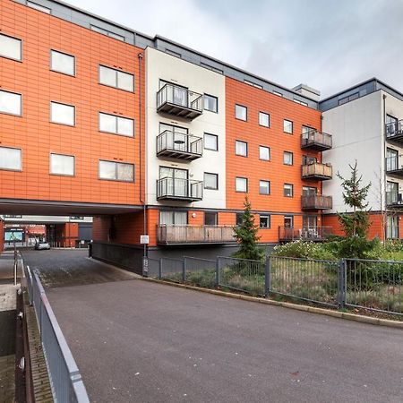 Roomspace Serviced Apartments - Capitol Square Epsom Bagian luar foto