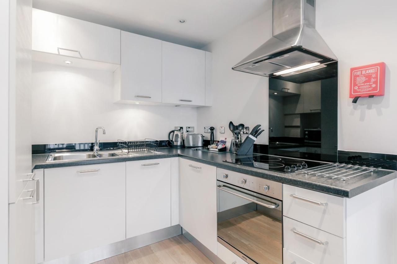 Roomspace Serviced Apartments - Capitol Square Epsom Ruang foto