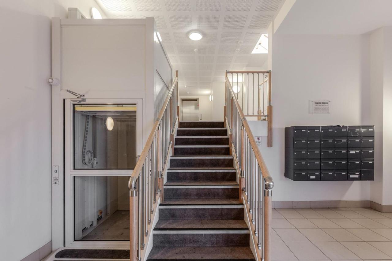 Roomspace Serviced Apartments - Capitol Square Epsom Bagian luar foto